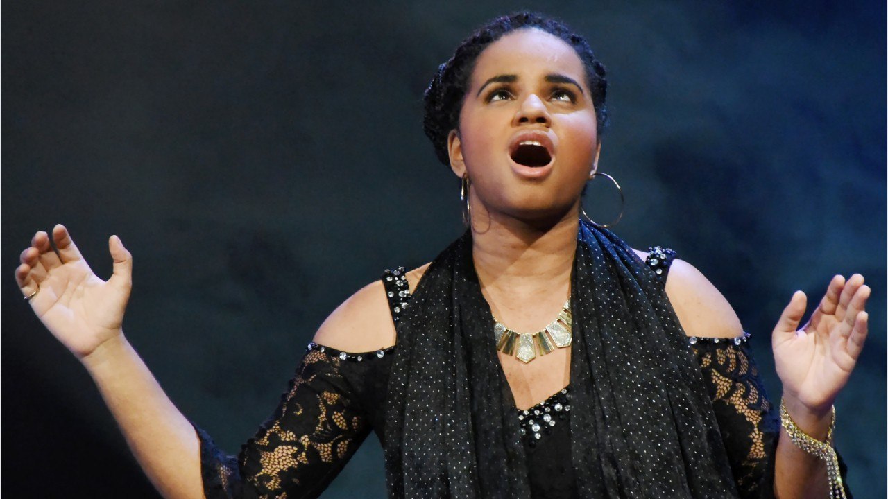 FEMME ACTUELLE - “La France a un incroyable talent” : le jury totalement bouleversé par Luan, chanteuse malvoyante