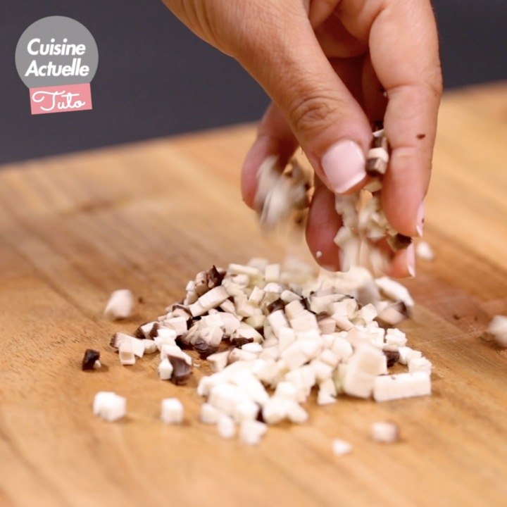CUISINE ACTUELLE - Tuto, comment couper un champignon.