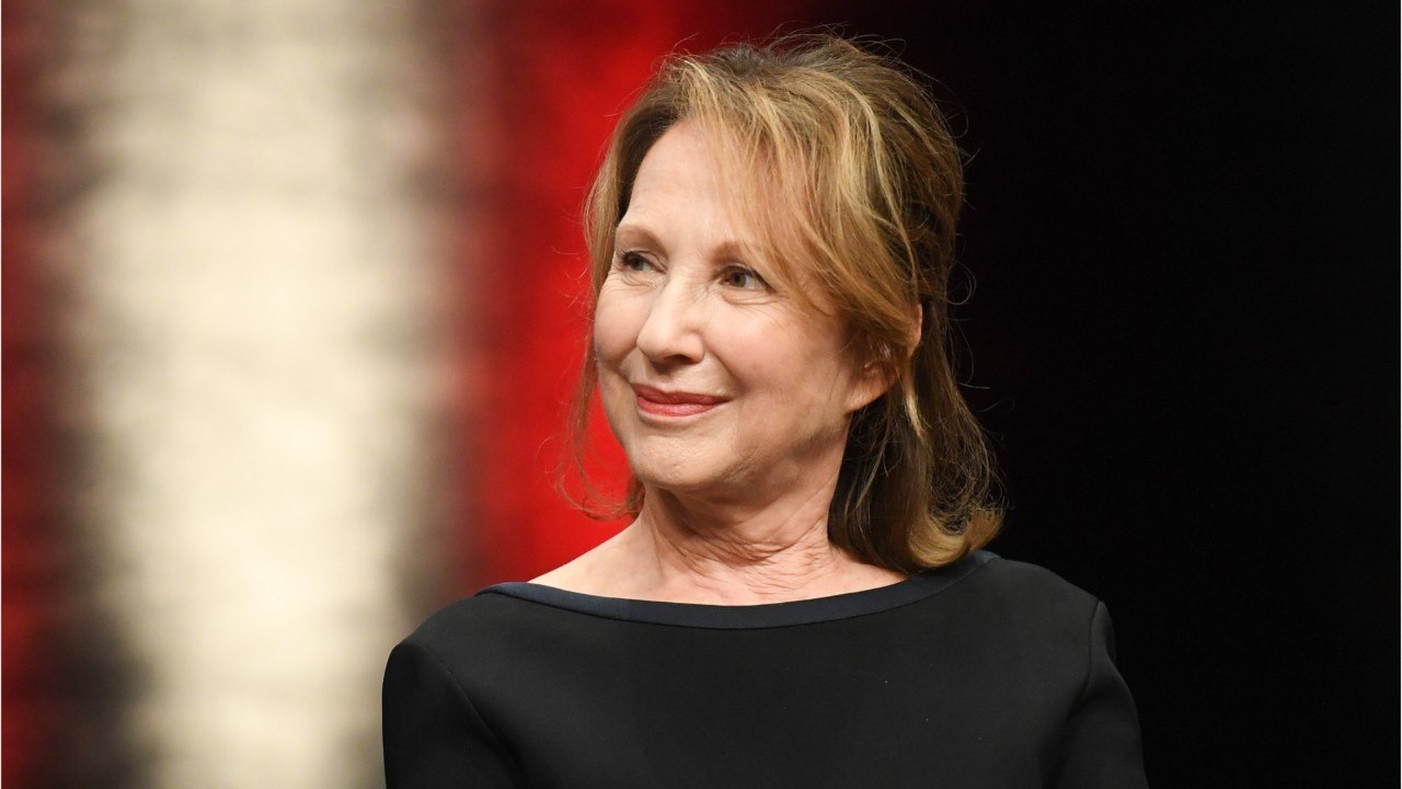 FEMME ACTUELLE - Nathalie Baye en pleine forme : la comédienne fait sa première apparition publique depuis son hospitalisation