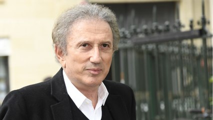 FEMME ACTUELLE - Michel Drucker affaibli physiquement, une proche donne de ses nouvelles : "il a maigri et perdu des muscles"