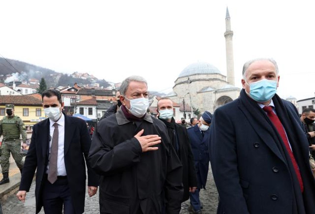 Son dakika haber | Bakan Akar, Kosova Türk Temsil Heyet Başkanlığında incelemelerde bulundu