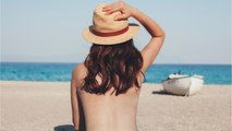 FEMME ACTUELLE - Des femmes bronzent seins nus sur une plage française, la gendarmerie leur demande de se couvrir