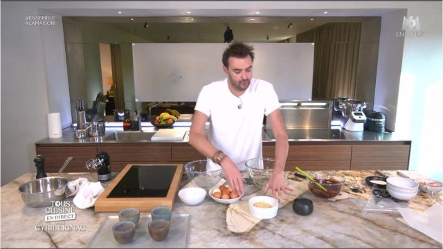 FEMME ACTUELLE - Tous en cuisine : Cyril Lignac annonce qu'il a une fiancée