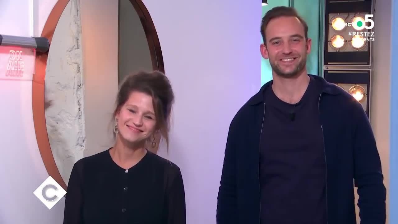 FEMME ACTUELLE - VIDEO - "C à vous" : Anne-Elizabeth Lemoine "troublée par l'amour" ? Sa réponse pleine d'humour à Jean-Pierre Raffarin