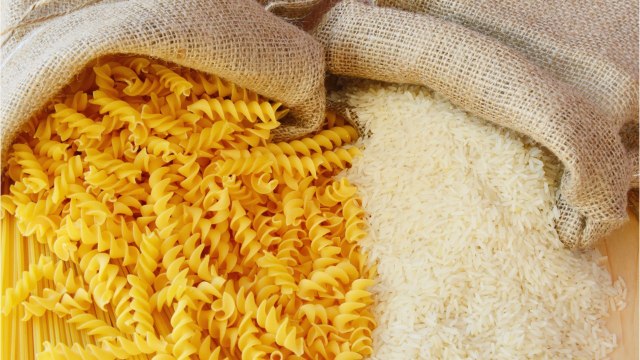 FEMME ACTUELLE - Riz ou pâtes : lequel de ces aliments est le moins calorique ?