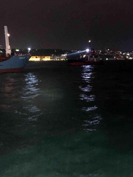 İstanbul Boğazı'nda arıza yapan gemi Ahırkapı'ya demirletildi