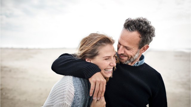 FEMME ACTUELLE - “En un mois et demi, j'ai perdu 20.000 euros” : des dizaines de femmes escroquées par un arnacœur