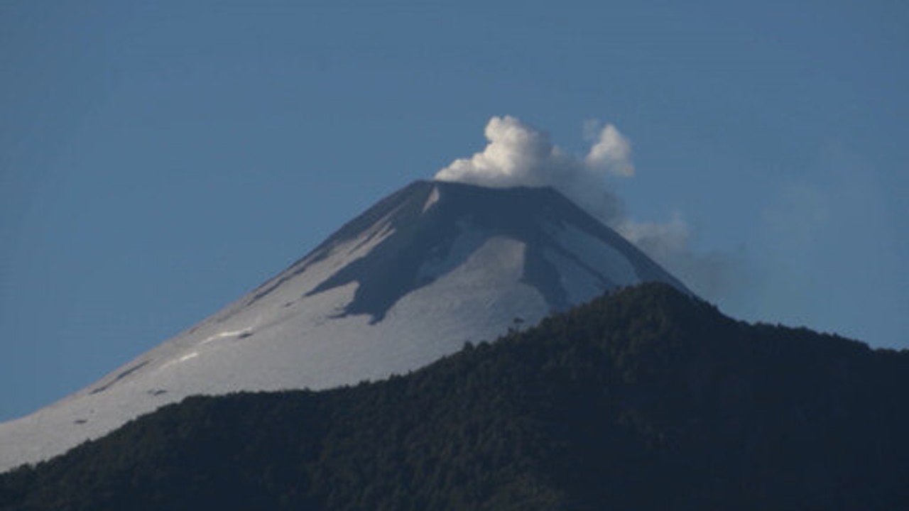 El Villarrica sigue rugiendo