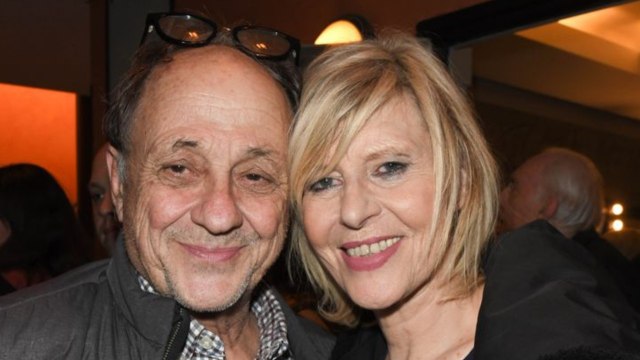 FEMME ACTUELLE - Vivement dimanche : Chantal Ladesou présente son mari Michel Ansault