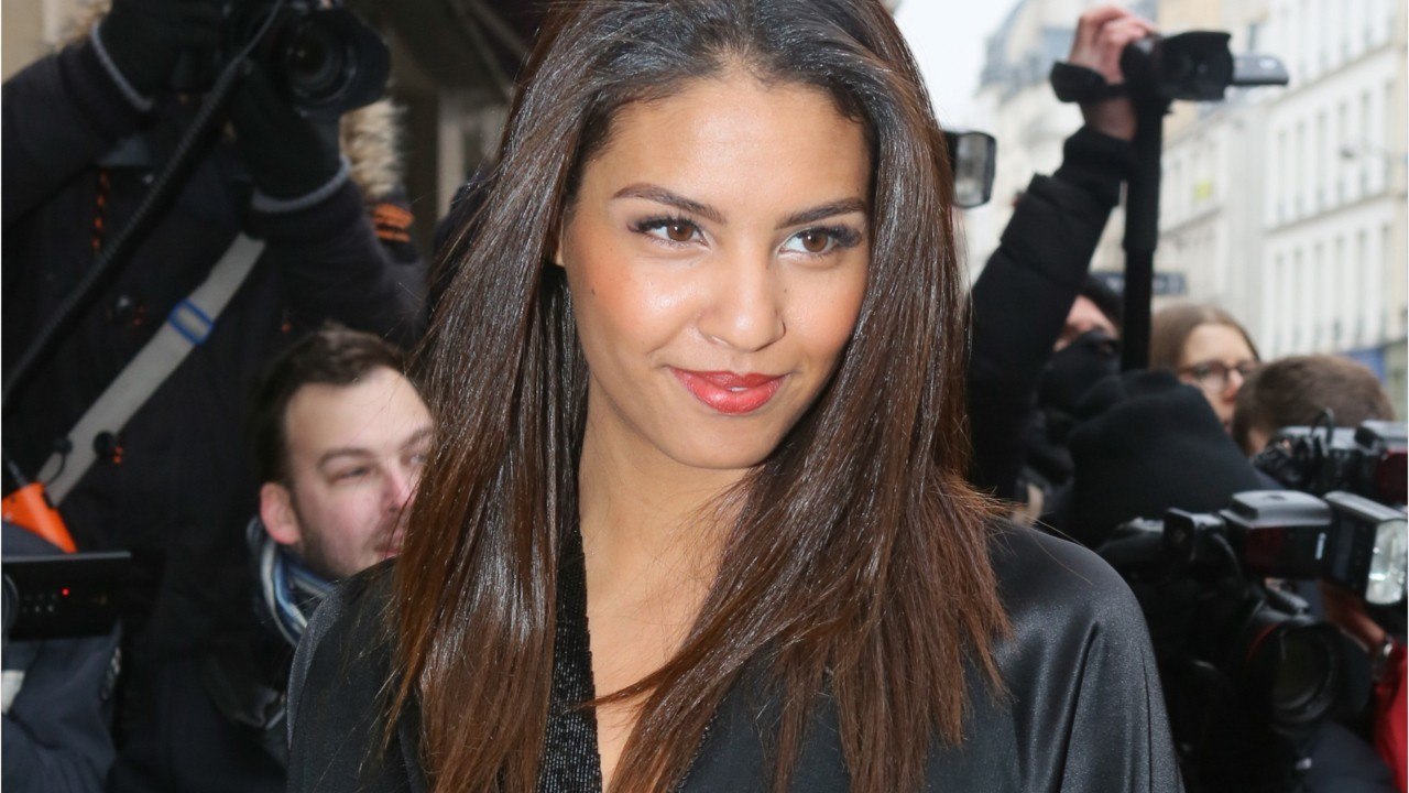 FEMME ACTUELLE : Chloé Mortaud très heureuse, elle s'est fiancée à son compagnon Dean