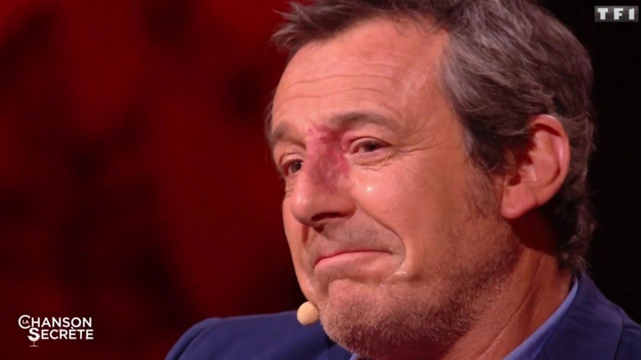 FEMME ACTUELLE - "La chanson secrète" : Jean-Luc Reichmann ému aux larmes par la surprise de son frère, Bruno