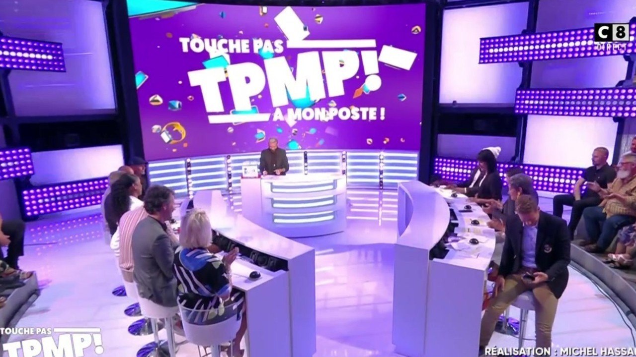 FEMME ACTUELLE - "Touche pas à mon poste" - Un...