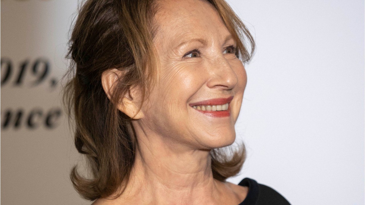 FEMME ACTUELLE - Nathalie Baye jeune en bikini : c'est le portrait craché de sa fille Laura Smet