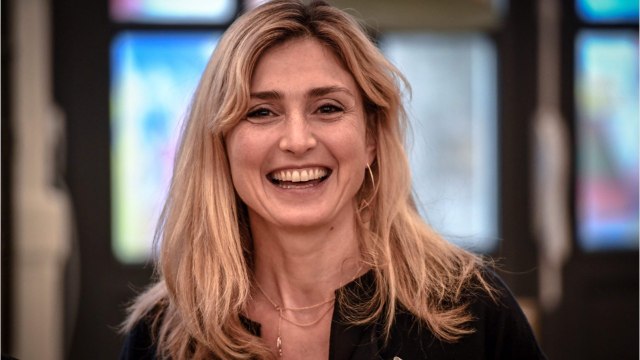 FEMME ACTUELLE - Julie Gayet se dénude dans un clip pour dénoncer les violences faites faites aux femmes