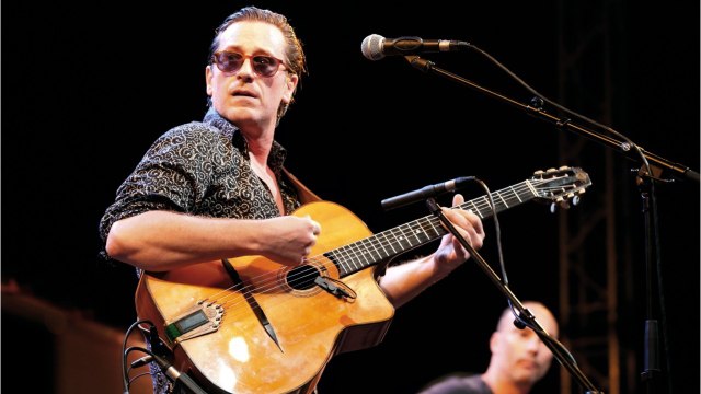 FEMME ACTUELLE - Thomas Dutronc très inquiet se confie sur l'état de santé de sa mère, Françoise Hardy