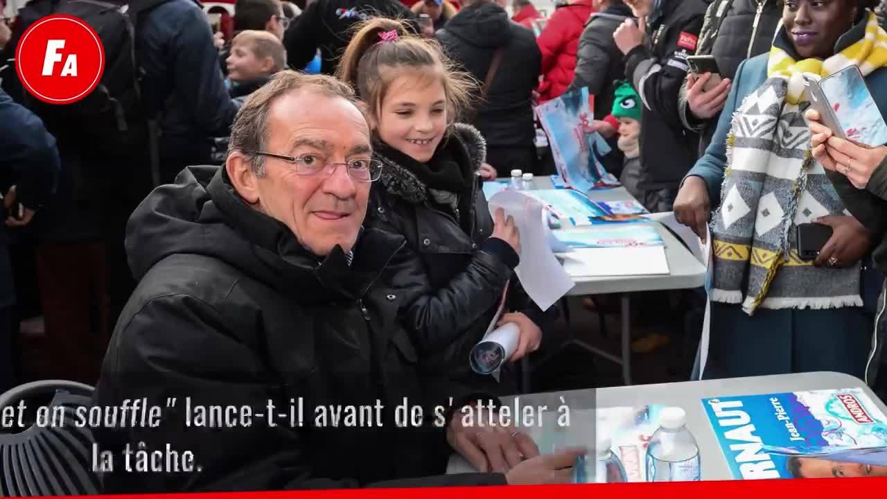 FEMME ACTUELLE - Surprenant ! Jean-Pierre Pernaut en t-shirt et avec « un masque » pour souffler ses bougies d’anniversaire
