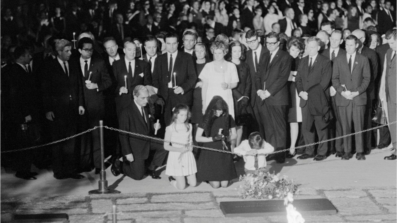 FEMME ACTUELLE - Malédiction Kennedy : la petite-nièce de JFK, Maeve Kennedy McKean, et son fils Gideon ont disparu