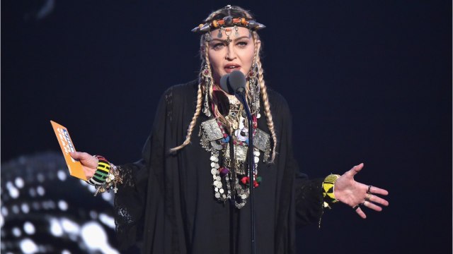 FEMME ACTUELLE - Madonna, en plein délire, donne sa vision du coronavirus depuis son bain