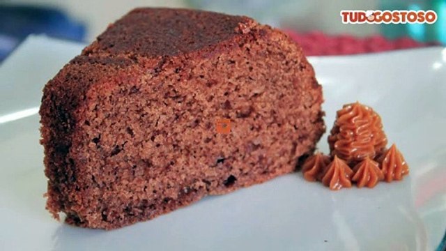 Bolo de chocolate com iogurte de liquidificador