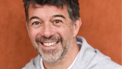 FEMME ACTUELLE : Stéphane Plaza se lâche et pose entièrement nu sur un flamant rose