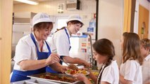 FEMME ACTUELLE - Des enfants contraints de ne manger que du pain et de l'eau dans une cantine scolaire de l'Allier