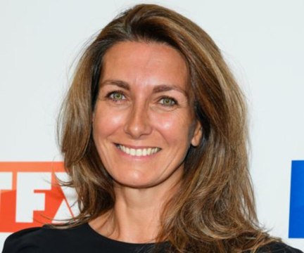 FEMME ACTUELLE - Anne-Claire Coudray dévoile les avantages d'être une femme à la présentation des journaux télévisés.