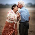 FEMME ACTUELLE - Cette photographe immortalise l’amour et la complicité de couples de personnes âgées