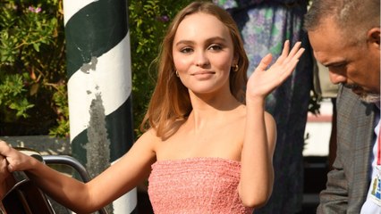 FEMME ACTUELLE - Lily-Rose Depp irrésistible à la Mostra de Venise aux côtés de Timothée Chalamet