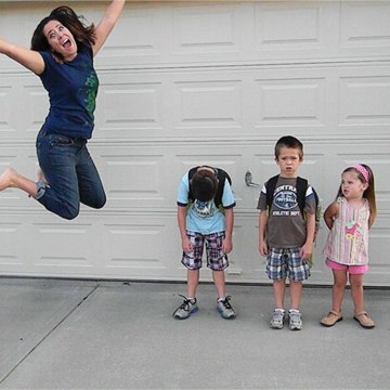 FEMME ACTUELLE - Rentrée scolaire : cette vidéo hilarante de parents ravis de voir leurs enfants retourner à l'école