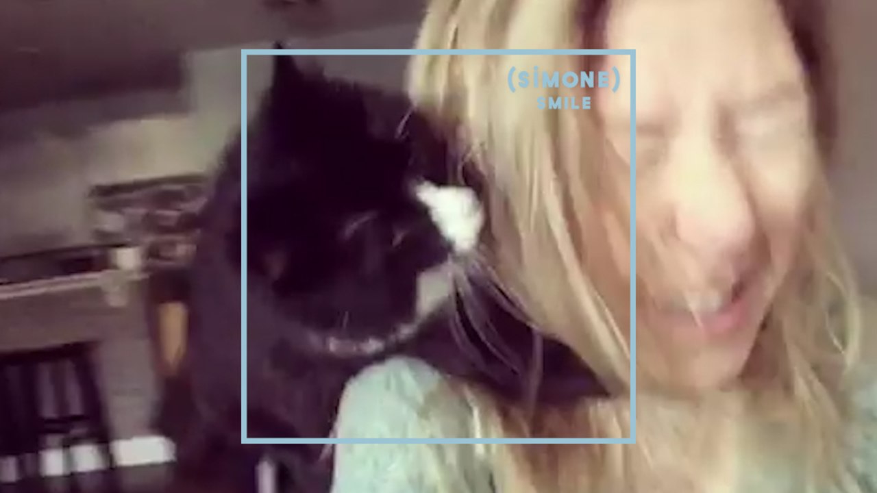 SIMONE : Ce chat déteste la voix de sa maîtresse