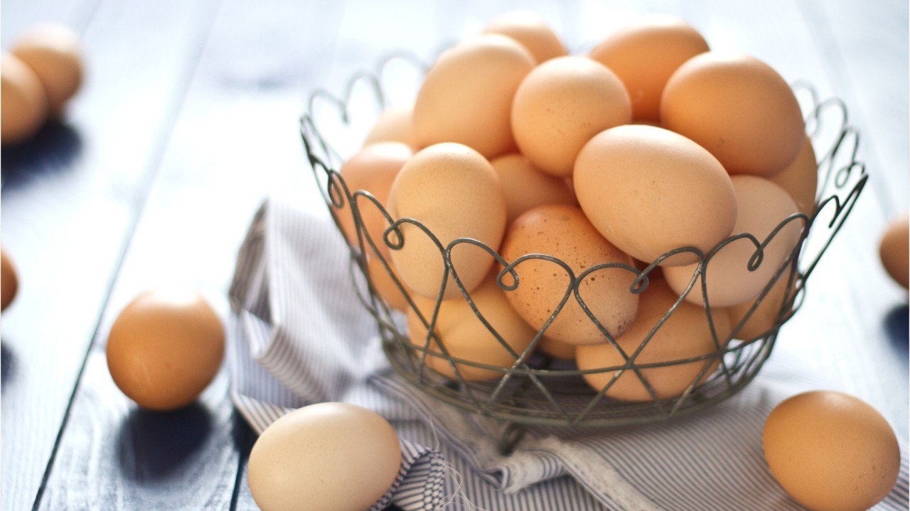 FEMME ACTUELLE - Pourquoi il ne faut pas conserver les œufs au réfrigérateur