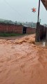 Forte chuva deixa Condomínio Crixá alagado em São Sebastião