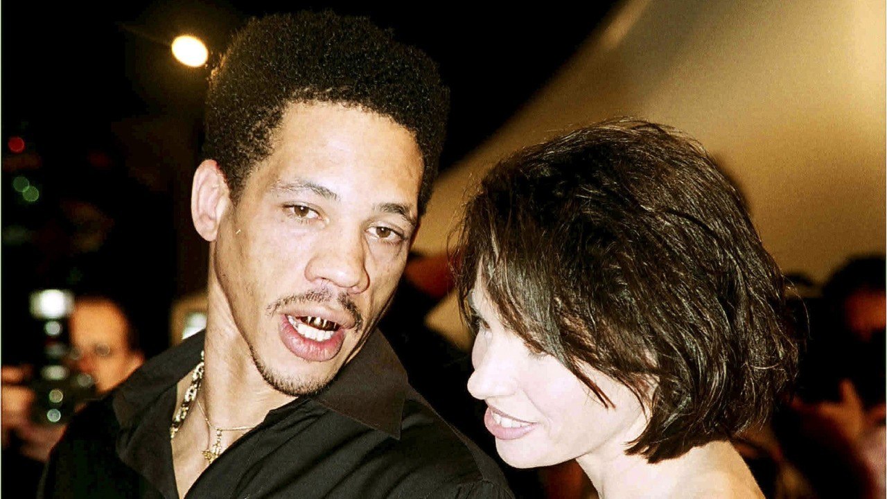 FEMME ACTUELLE - Béatrice Dalle Et Joey Starr Leur Baiser Brûlant En Une Des Inrocks
