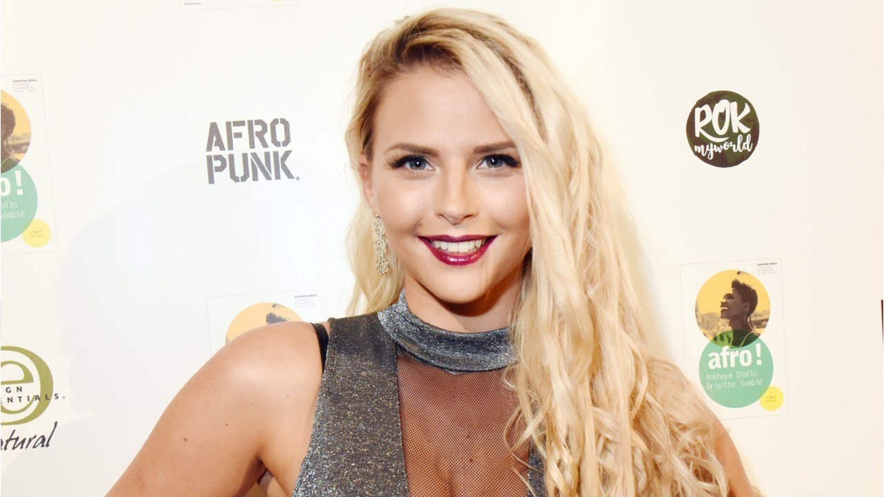 FEMME ACTUELLE : "T'as des grosses fesses" : le commentaire déplacé d'un invité de TPMP face à Kelly Vedovelli