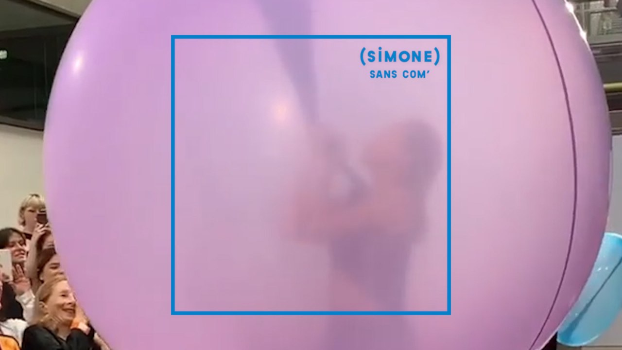 SIMONE : Une robe... assez gonflée !