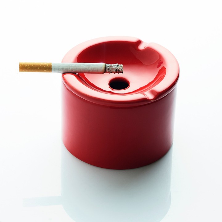 elfbar nachfüll pod läuft aus Aide pour enlever l'odeur de cigarette d'un canapé : r/CleaningTips main image 0