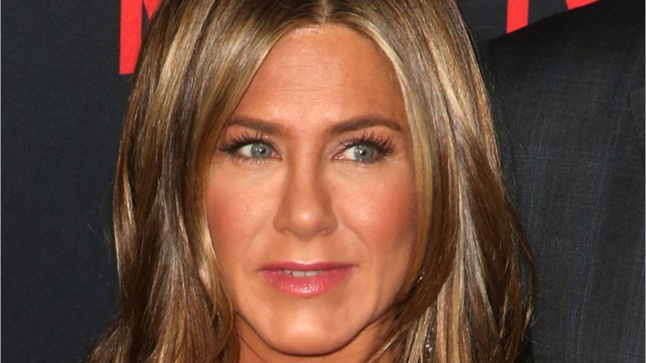 FEMME ACTUELLE - Jennifer Aniston revient sur sa première rencontre avec Angelina Jolie