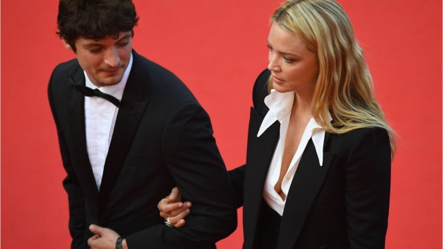 FEMME ACTUELLE – Virginie Efira et Niels Schneider : amoureux et rayonnants à Roland Garros