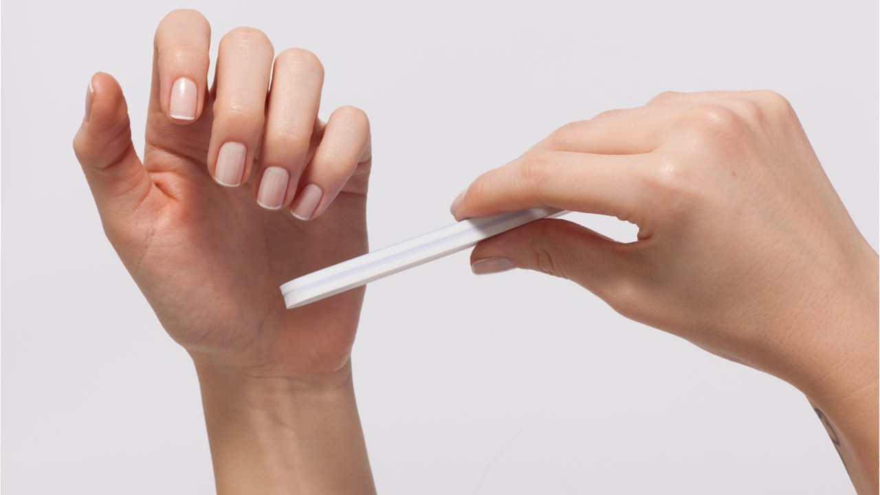 Ongle Jaune Quels Sont Les Differentes Causes Possibles Et Comment Le Traiter Femme Actuelle Le Mag