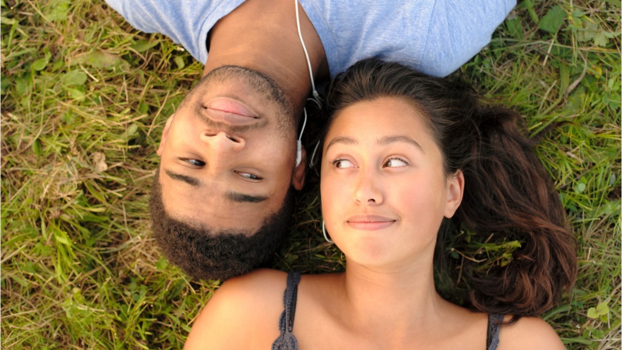 Les Plus Belles Chansons D Amour De La Chanson Francaise Femme Actuelle Le Mag