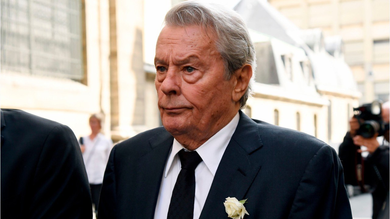 FEMME ACTUELLE – Alain Delon évoque son fils cadet Alain-Fabien avec dureté et sévérité