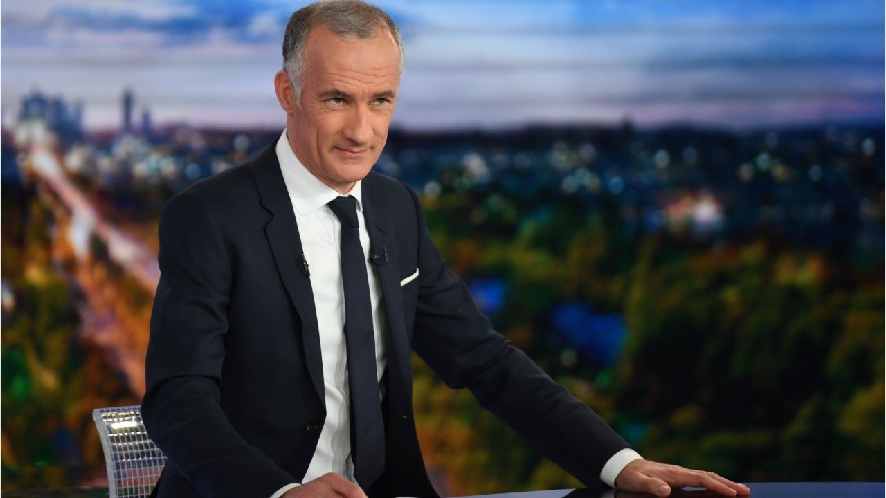 FEMME ACTUELLE - Qui veut gagner des millions : la réponse hilarante de Gilles Bouleau à Camille Combal