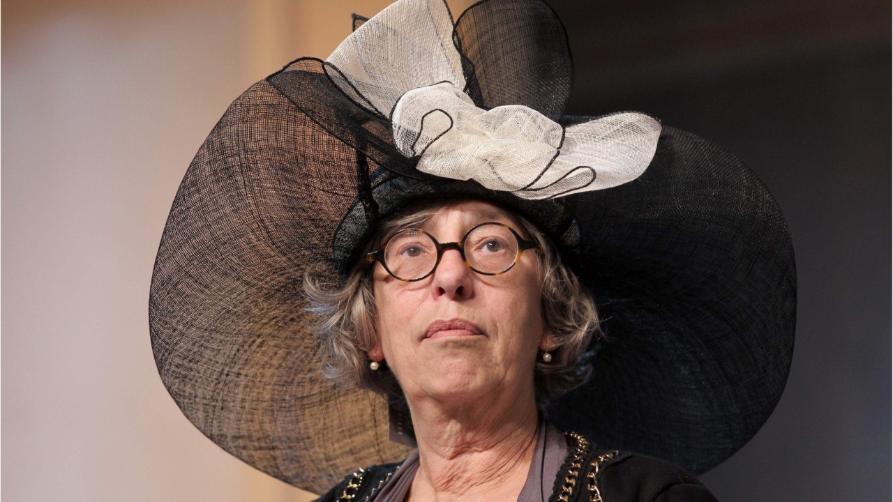 FEMME ACTUELLE - Obsèques d'Anémone : seulement trois personnalités sont venues lui rendre un dernier hommage