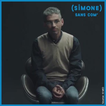 SIMONE : À qui sont ces mains ?