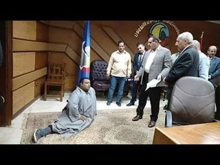 بعد تداول صورته مع محافظ البحيرة.. رضا هيكل: محدش يشيرها