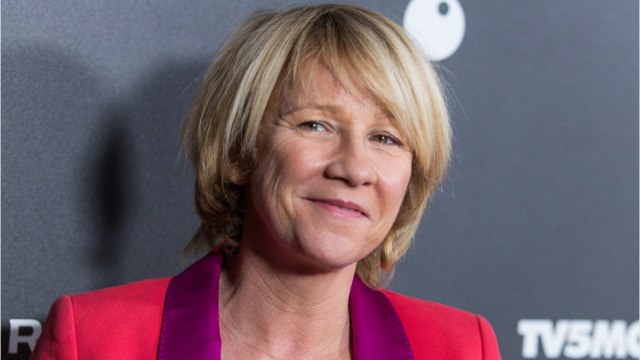 FEMME ACTUELLE – Ariane Massenet et sa “petite cagnotte” : découvrez quel précieux conseil un animateur lui a donné en début de carrière