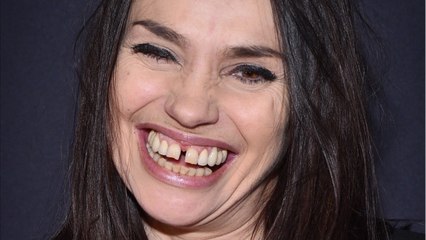 FEMME ACTUELLE – Béatrice Dalle internée après avoir empoisonné ses parents