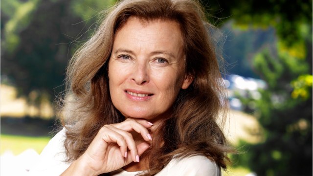FEMME ACTUELLE - Valérie Trierweiler, toujours aussi amoureuse de Romain Magellan