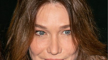 FEMME ACTUELLE - Carla Bruni-Sarkozy évoque sa beauté partie, selon elle : "j'en pleure tous les jours"