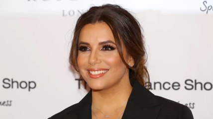 FEMME ACTUELLE - Eva Longoria, une maman cool et stylée en baskets pour fêter ses 6 millions d’abonnés